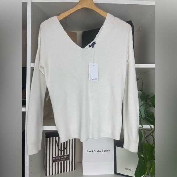 ISO- Splendid Wear it Two Ways Sweater - Picture 1 of 6